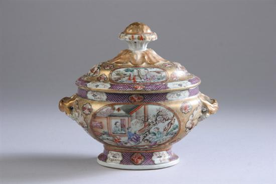 Appraisal: CHINESE FAMILLE ROSE PORCELAIN ROCKEFELLER PATTERN SAUCE TUREEN AND COVER