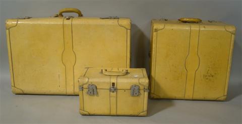 Appraisal: THREE PIECES OF LEATHER LUGGAGE