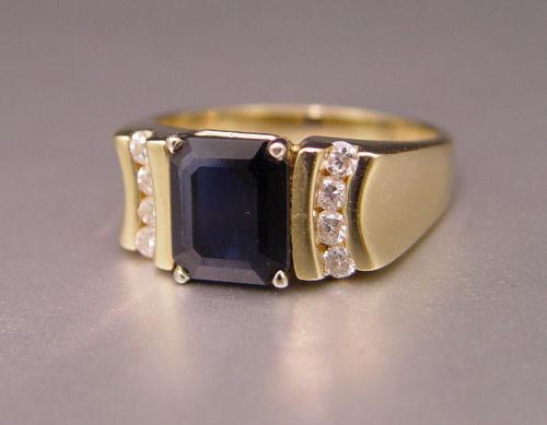 Appraisal: K CT SAPPHIRE CTW DIAMOND RING K yellow gold ring