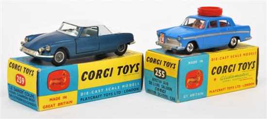 Appraisal: Corgi Austin A De Luxe Saloon Corgi Motor School Car