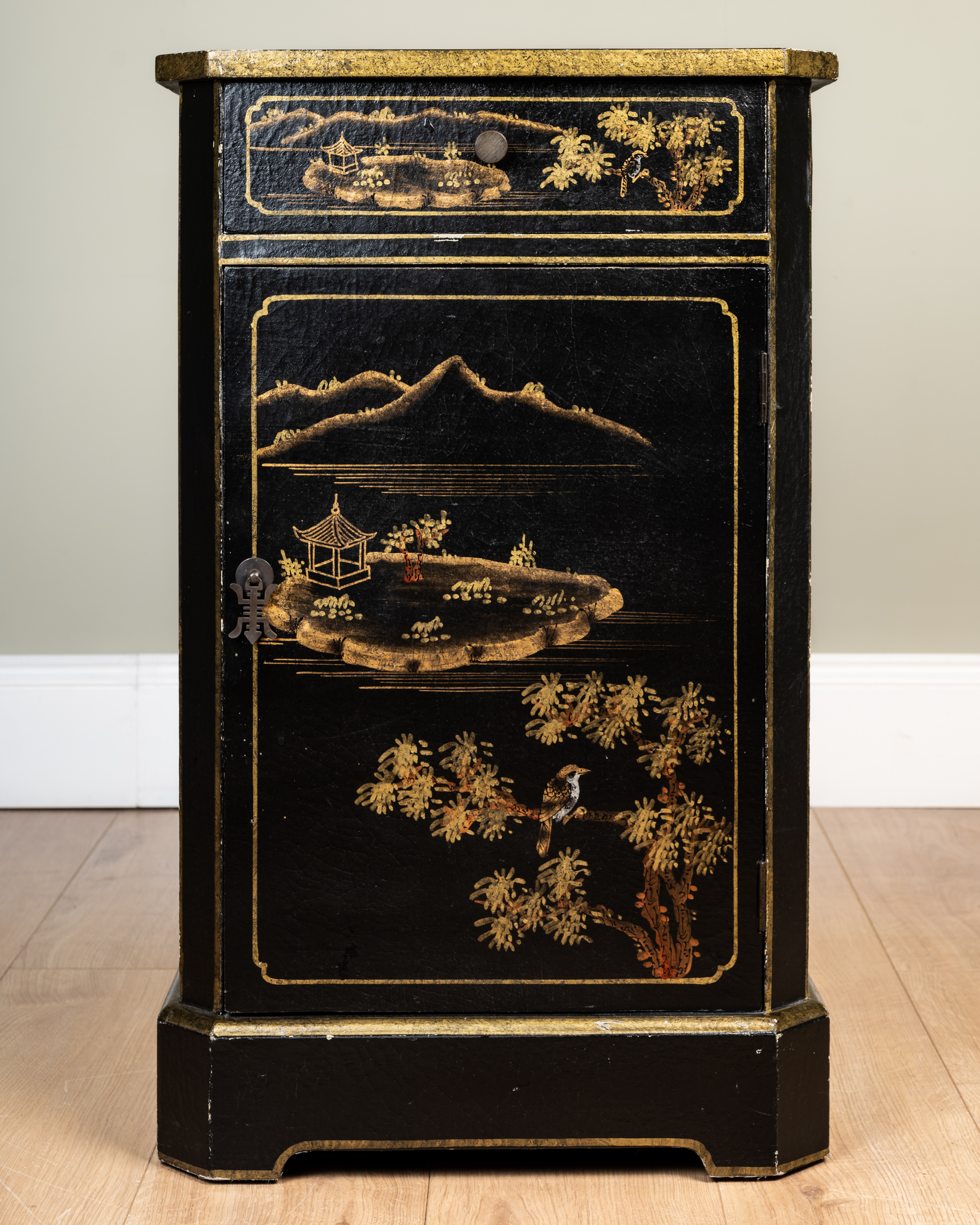 Appraisal: A contemporary pot or side cupboard comprising of one drawer