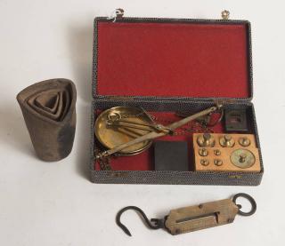 Appraisal: Gold Scale and Weights together with a Graduated Set of