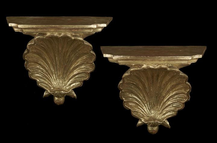 Appraisal: Pair of Carved Giltwood Scallop Shell Bracket Shelves Palladio Italy