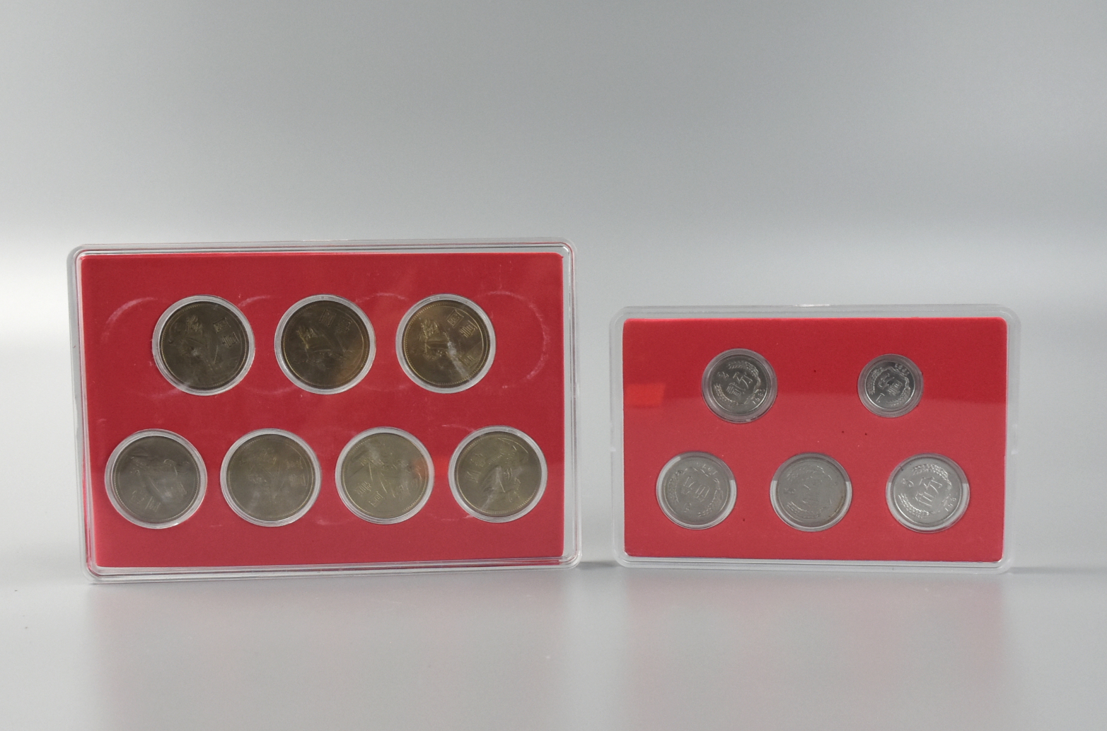 Appraisal: Aluminum coins comes in two sets in a plastic case