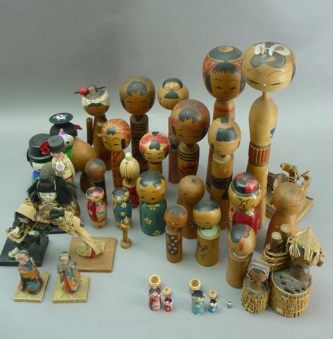 Appraisal: A large collection of Japanese mid th century Kokeshi and