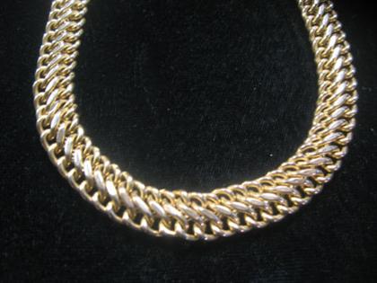 Appraisal: Italian karat yellow gold choker th century Double S links