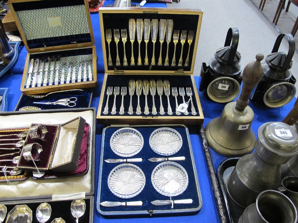 Appraisal: A lot comprising a cased set of four butter dishes