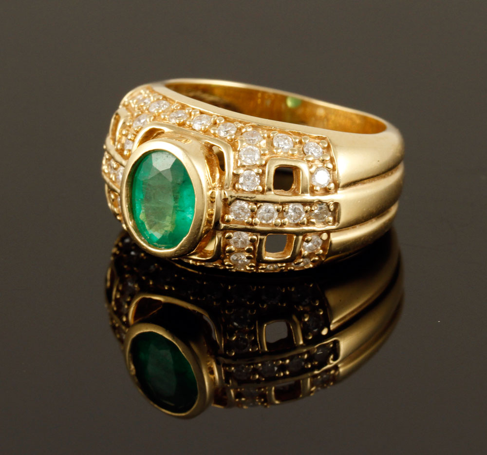 Appraisal: - K Diamond and Emerald Ring K yellow gold diamond