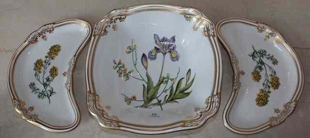 Appraisal: A SPODE PORCELAIN STAFFORD FLOWERS PATTERN TEASET consisting of a