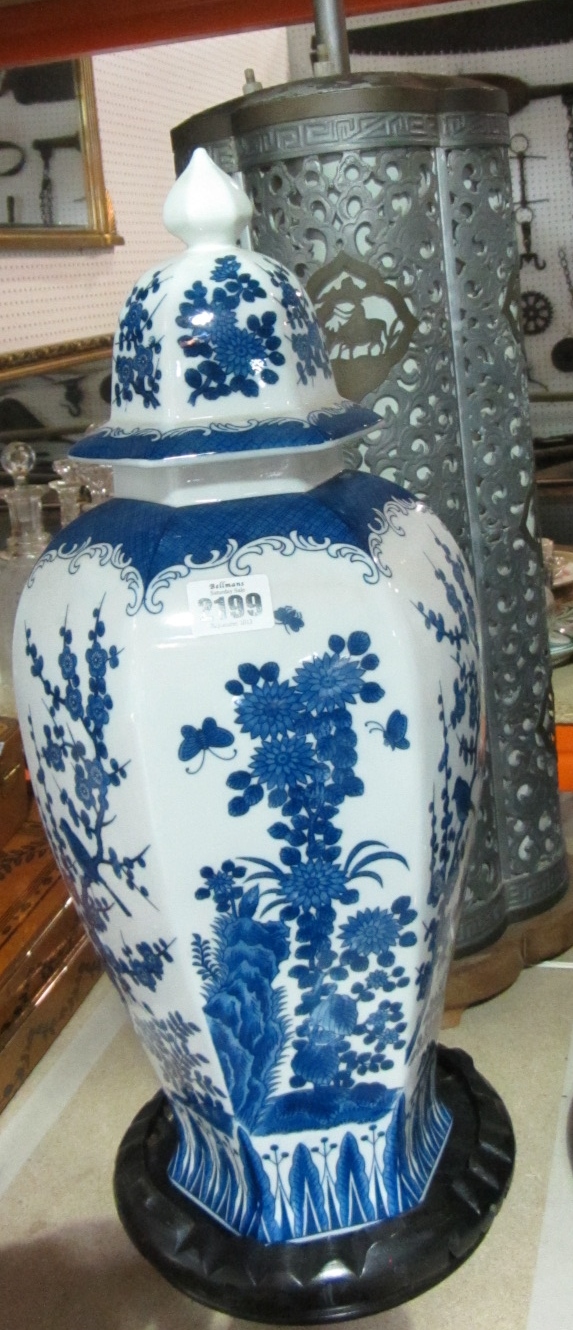 Appraisal: A th century blue and white Oriental jar and cover