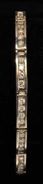 Appraisal: K W Gold Diamond Bracelet Description Diamonds ctw Condition Excellent