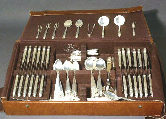 Appraisal: International Royal Danish sterling silver flatware service- ea dinner knives