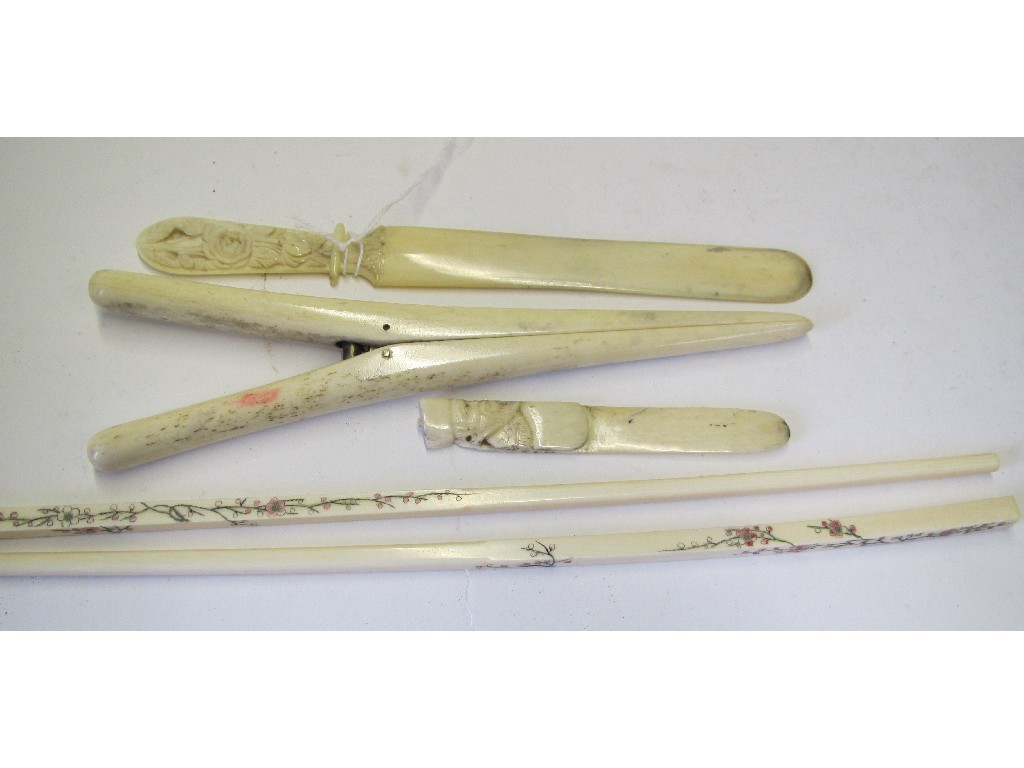 Appraisal: Lot comprising glove stretchers chopsticks and two letter openers