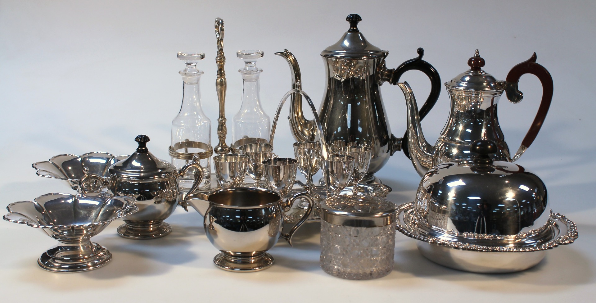 Appraisal: Various early thC and later silver plate to include an