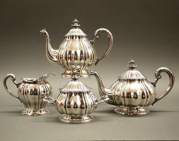 Appraisal: pc Peruvian Sterling tea coffee set A Peruvian Sterling Silver