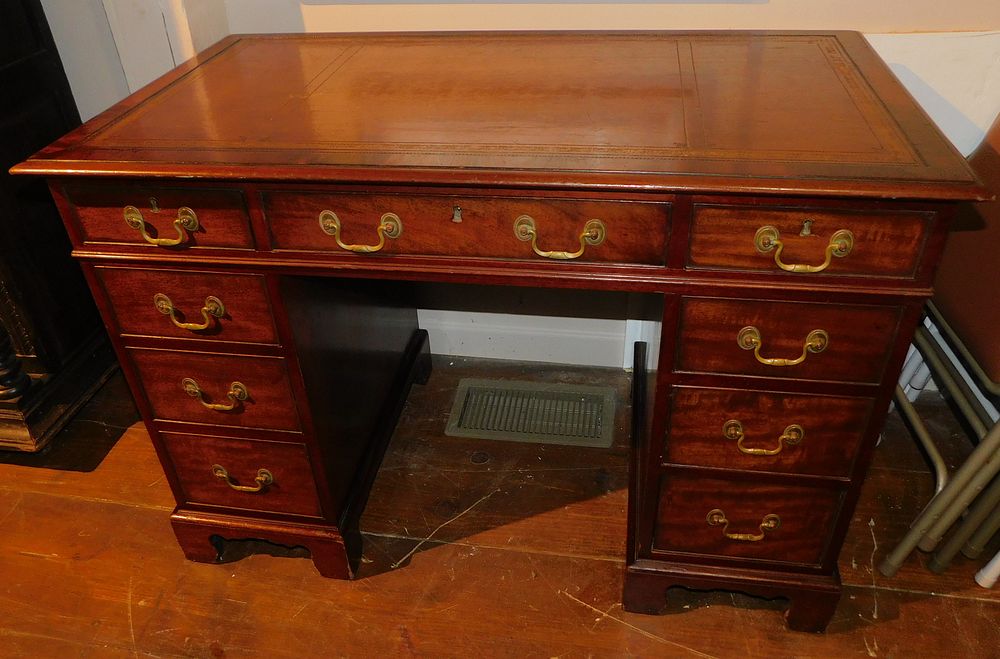 Appraisal: ANTIQUE MAHOGANY PEDESTAL DESK Antique English mahogany drawer flat top