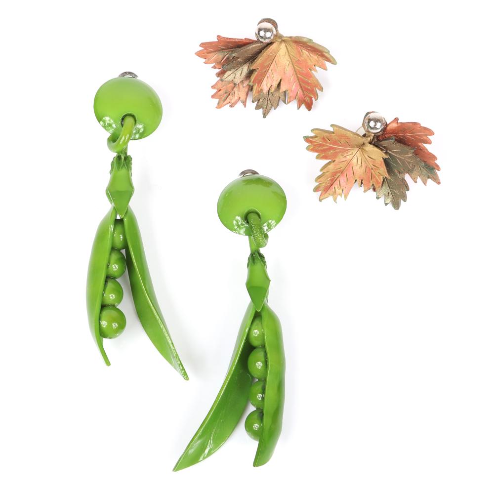 Appraisal: FRENCH DEPOSE MODERN DESIGNER GREEN ACRYLIC DANGLING PEA POD EARRINGS