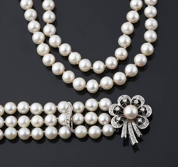 Appraisal: A collection of cultured pearl jewelry featuring a double strand