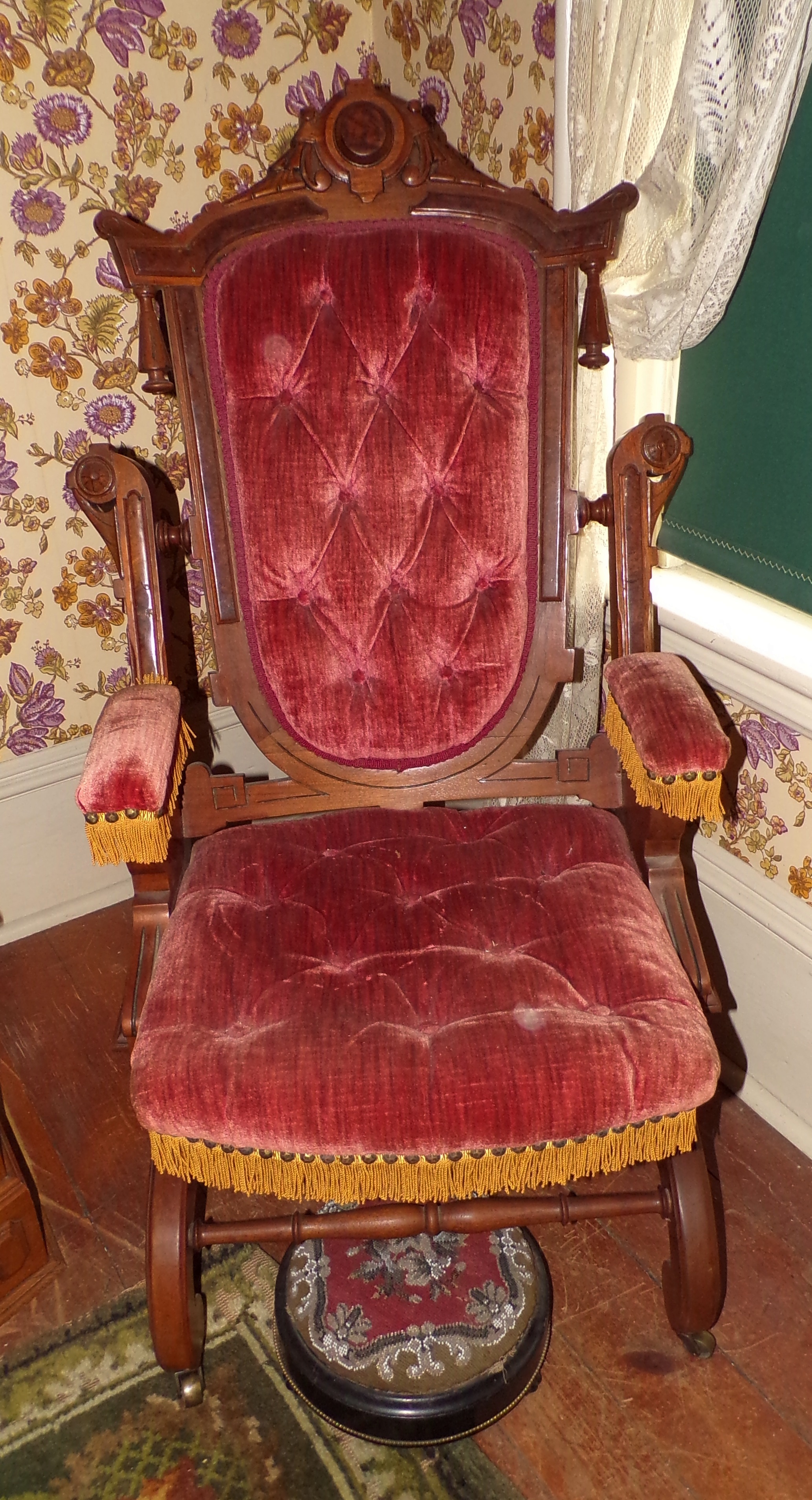 Appraisal: Victorian walnut and burled walnut campaign style arm chair on