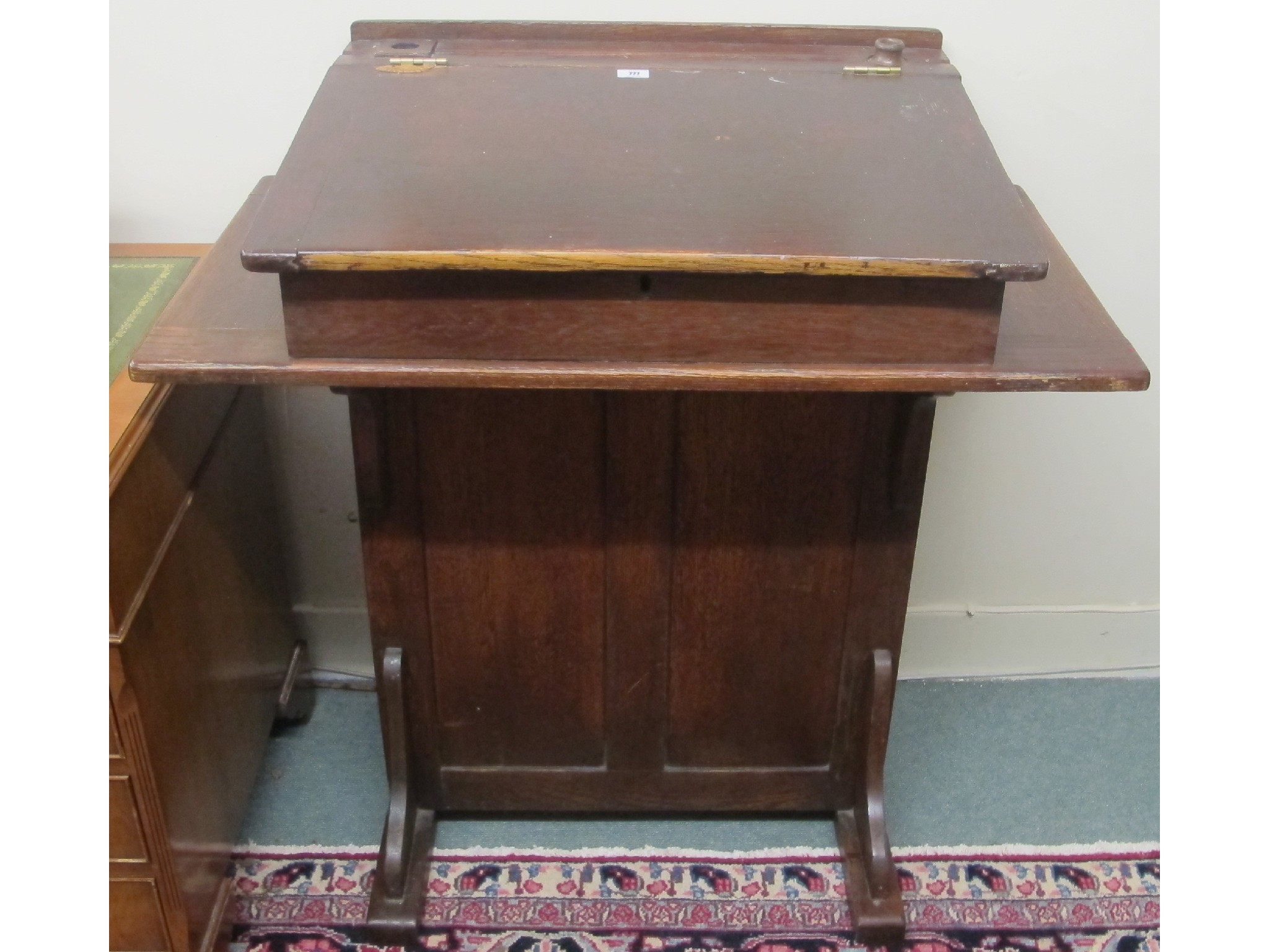 Appraisal: A Victorian oak clerk's desk