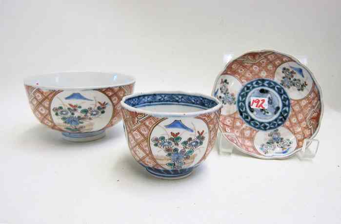 Appraisal: SET OF NINETEEN JAPANESE IMARI PORCELAINS bowls ''D shallow bowls