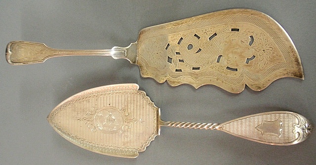 Appraisal: - Two English silver serving pieces- fish slice with engraved