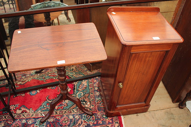 Appraisal: A VICTORIAN MAHOGANY POT CUPBOARD with single panelled door on