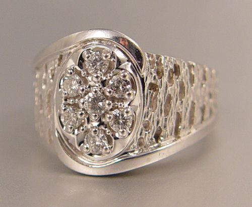 Appraisal: K WHITE GOLD RING DIAMONDS K white gold ring contains