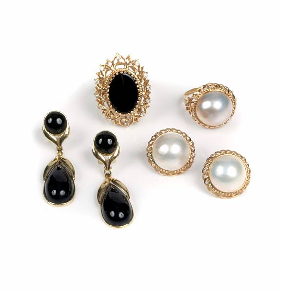 Appraisal: A collection of mabe' pearl black onyx and gold jewelry