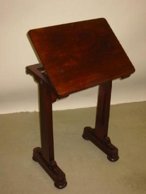 Appraisal: A VICTORIAN MAHOGANY MUSIC STAND with rise and fall action