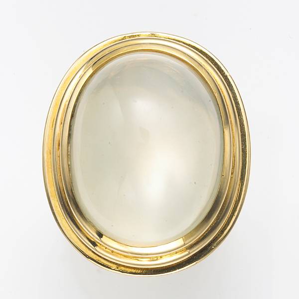 Appraisal: A moonstone and eighteen karat gold ring moonstone weighing an