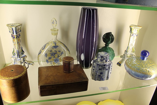 Appraisal: A COLLECTION OF MISCELLANEOUS to include glassware including a green