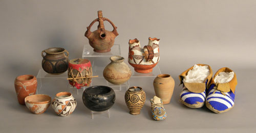 Appraisal: Group of southwest and other pottery pieces to include a