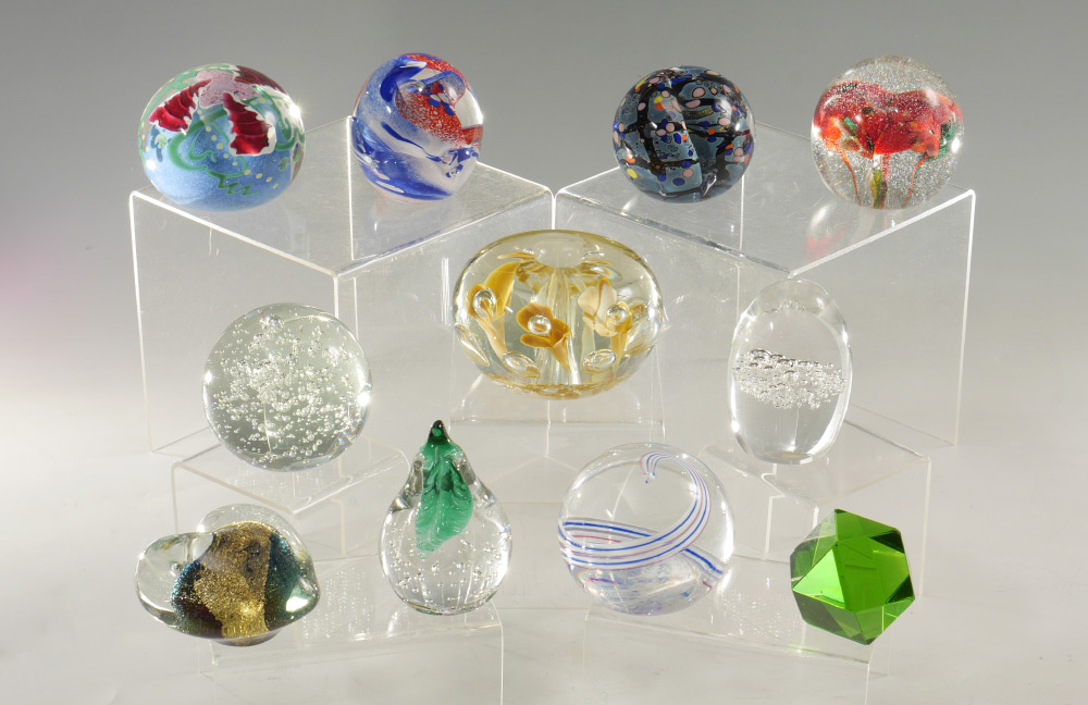 Appraisal: ESTATE COLLECTION OF PAPERWEIGHTS An assembled collection of pieces total