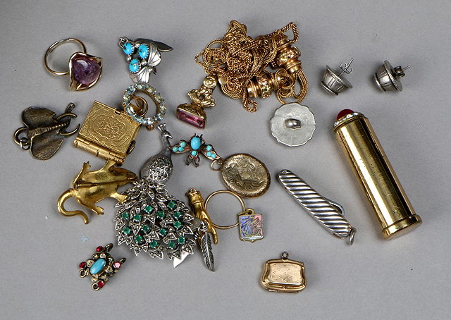 Appraisal: A QUANTITY OF GOLD SILVER AND COSTUME JEWELLERY