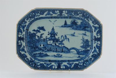 Appraisal: A Chinese blue and white rectangular dish decorated with a