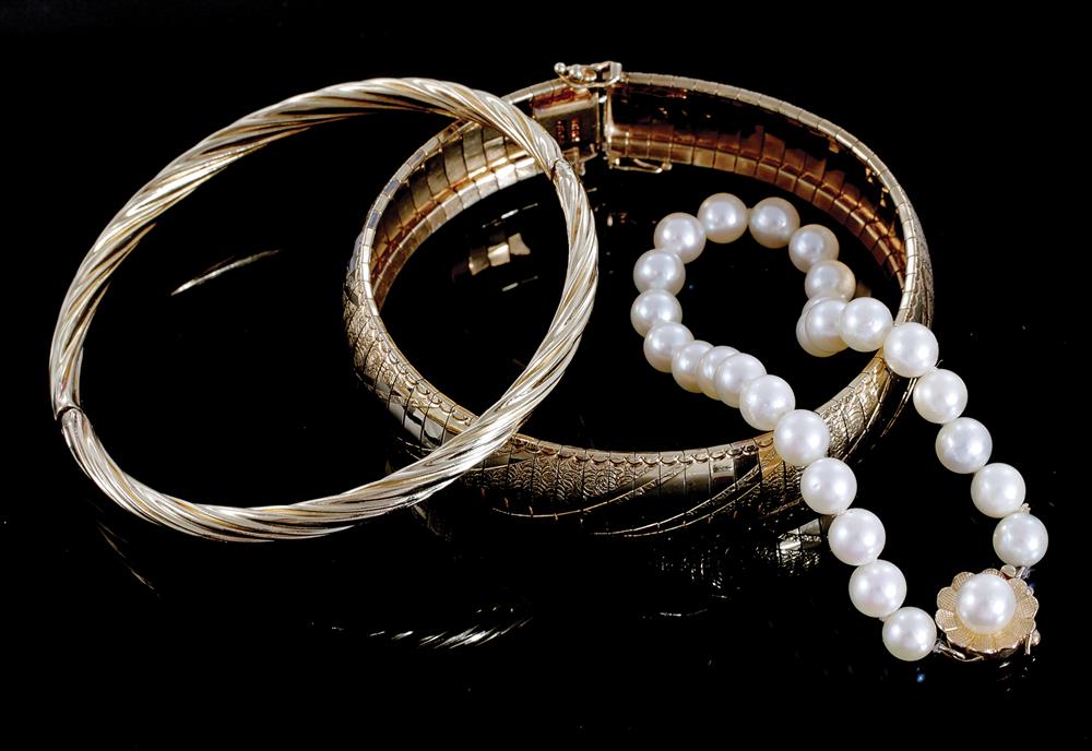 Appraisal: Aurafin gold bracelet bangle and pearl bracelet K Italian gold