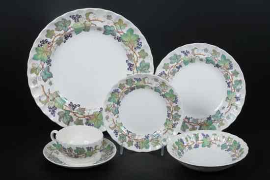 Appraisal: -PIECE SPODE BONE CHINA DINNER SERVICE ''Monticello Vine'' pattern Service