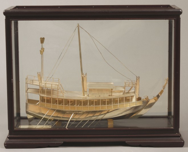 Appraisal: Model of a Japanese ship housed in a wood and