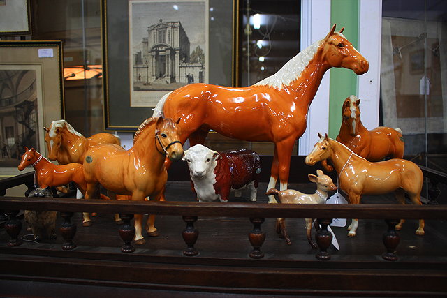 Appraisal: A BESWICK LARGE FIGURE OF A PALOMINO HORSE cm high