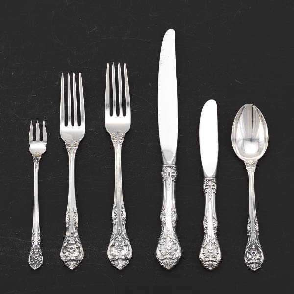 Appraisal: GORHAM STERLING SILVER FLATWARE SET KING EDWARD PATTERN Including knives