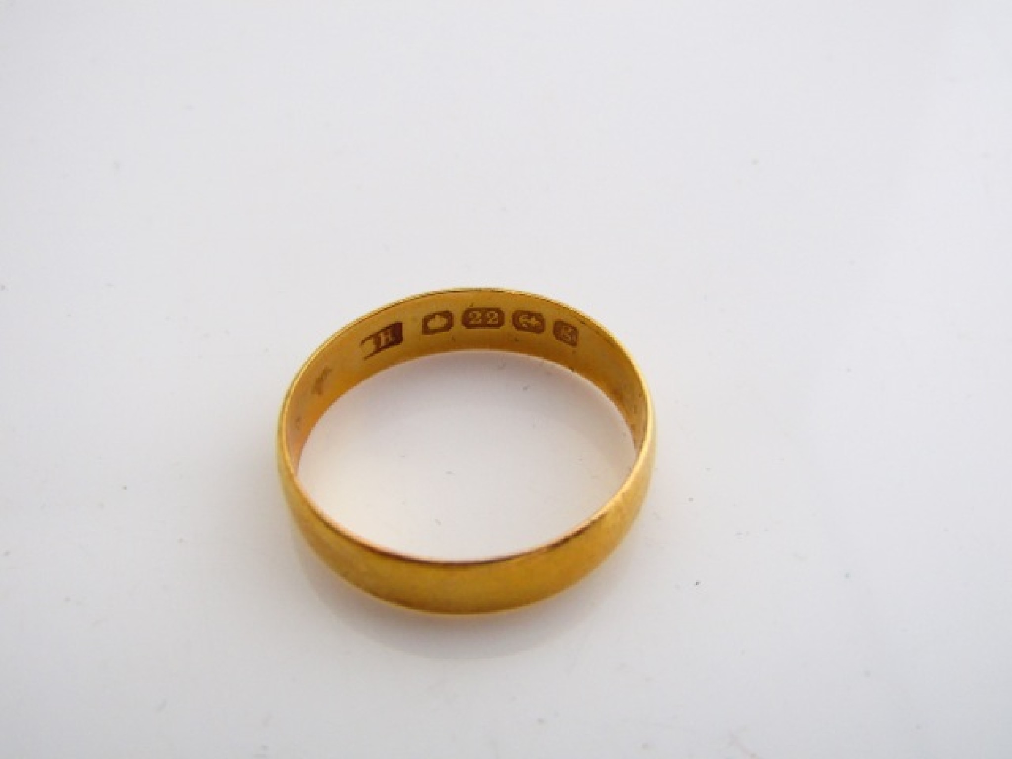 Appraisal: A ct gold wedding band size N g