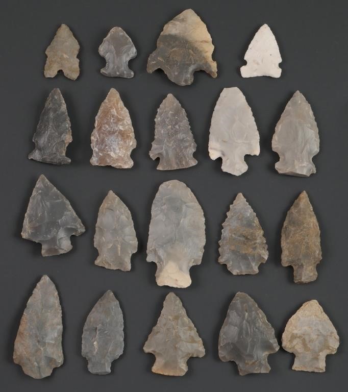 Appraisal: Old estate collection of arrowhead points found in Tennessee and