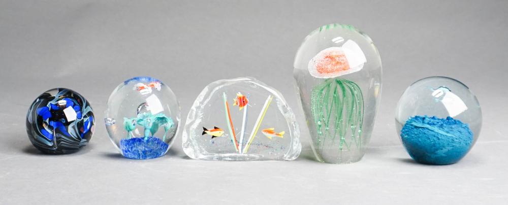 Appraisal: GROUP OF FIVE AQUARIUM THEMED GLASS PAPERWEIGHTSGroup of Five Aquarium