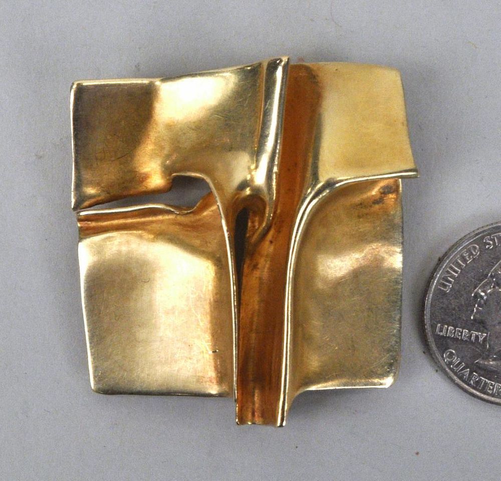 Appraisal: Modernist K Gold Designer Pin Pendant designed for use as