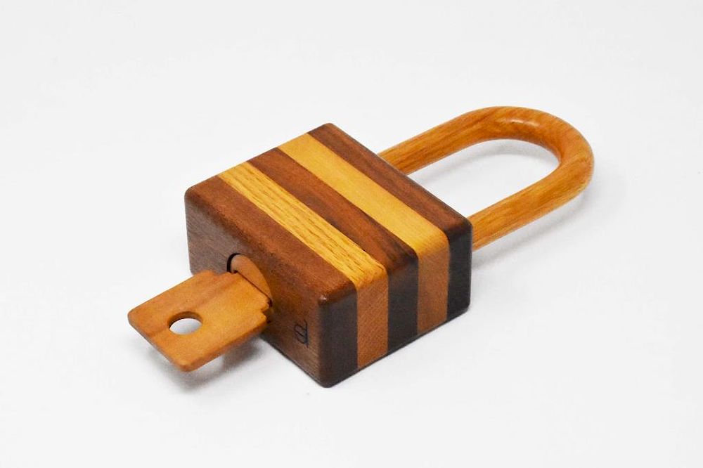 Appraisal: Handmade wooden working padlock key Handmade wooden working padlock key