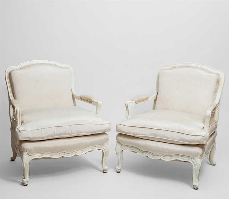 Appraisal: Pair of Louis XV Style White Painted Fauteuils la Reine