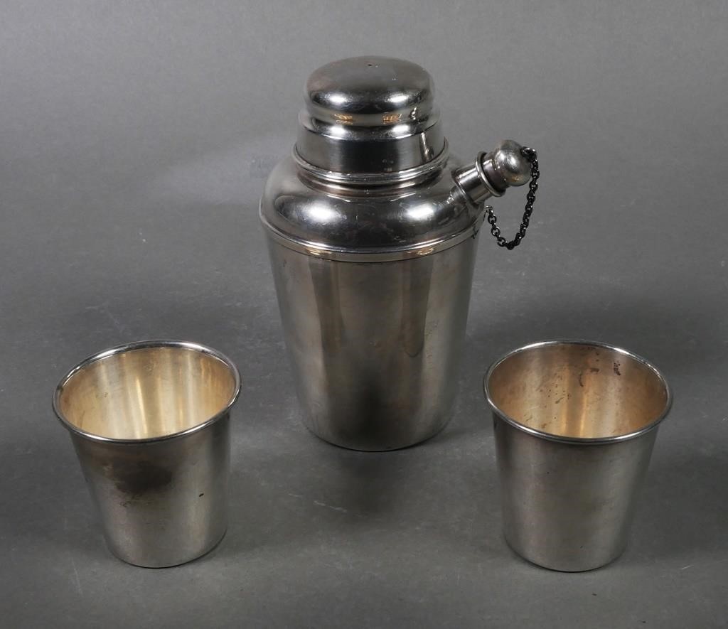 Appraisal: STERLING COCKTAIL SHAKER REED BARTONThis - vintage cocktail shaker set