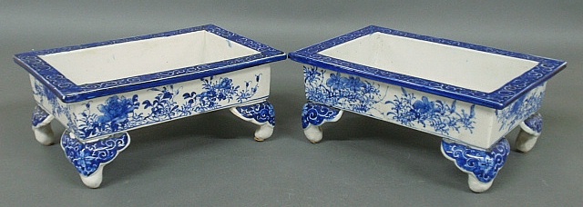 Appraisal: - Pair of th c Chinese blue and white porcelain