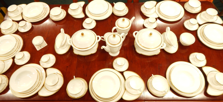 Appraisal: A Minton Golden Heritage pattern part dinner tea and coffee